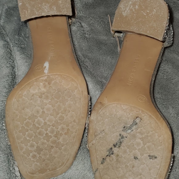 Kelly & Katie dress heels 👠😍💕 - Picture 3 of 8